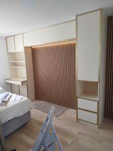 Photo de galerie - Placard de chambre avec bureau intégrée sur mesure