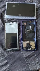 Photo de galerie - Changements ecran sur redmi 9 aussi bientot s 20 deja fais iphone avec les enfants casses toujours les ecrans voila hier fais un ecran pc 