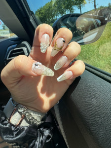 Photo de galerie - Pose popit+ nail art
