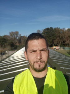 Photo de galerie - Installation de panneaux photovoltaïques avec onduleur et tableau électrique