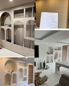 Photo de galerie - Réalisation de superbes niches ambiance Ibiza béton ciré blanc avec leds intégrés.décoration et camouflage porte de chambre avec des tasseaux en chêne.