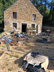 Photo de galerie - KLCdébarras vous propose ses services pour du débarras de maison cave garage locaux 