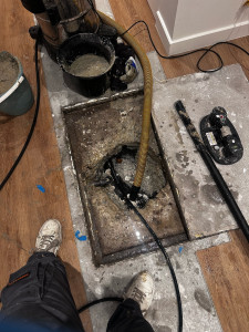Photo de galerie - Nettoyage de cette canalisation rempli et boucher à notre arrivé , l’eau coule parfaitement maintenant 