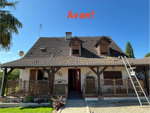 Photo de galerie - Nettoyage couverture grattage à la main et passage produit