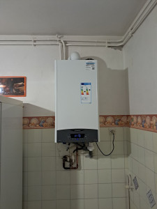 Photo de galerie - Installation d'une nouvelle chaudière gaz à condensation Ariston