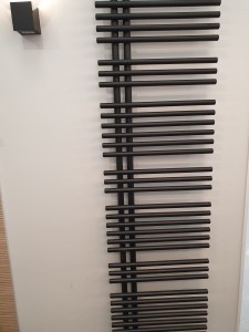 Photo de galerie - Pose radiateur  sèche  serviettes .