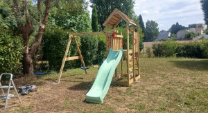 Photo de galerie - Montage aire de jeux pour enfants 