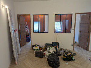 Photo de galerie - Installation de portes et verrières.