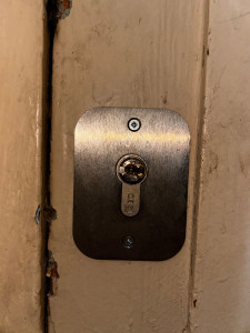 Photo de galerie - Serrure dégradée et donc remplacée 