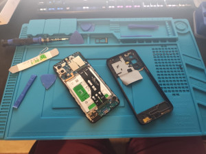 Photo de galerie - Changement ecran complet Samsung A17 4G