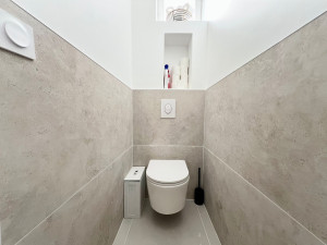 Photo de galerie - Mise en carrelage wc suspendu carreau 120x60