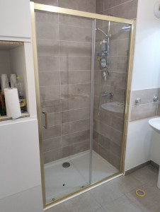 Photo de galerie - Montage et pose de porte de douche 