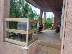 Photo de galerie - Fabrication + pose balustrade bois sur terrasse 9 metre lineaire