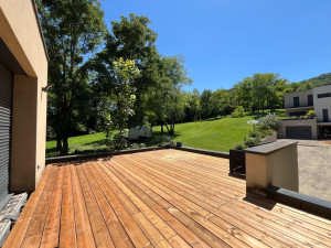 Photo de galerie - Réalisation d’une terrasse sur plot 