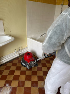 Photo de galerie - Décapage des sols 