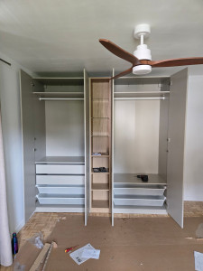 Photo de galerie - Fin-Montage d'une penderie/Dressing  IKEA PAX/FORSAND 