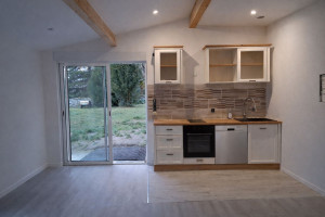 Photo de galerie - Cuisine terminée : meubles, équipements et carrelage