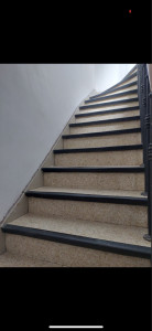 Photo de galerie - Escalier avant restauration 