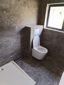 Photo de galerie - Pose d'un WC suspendu ansi que la faïence 