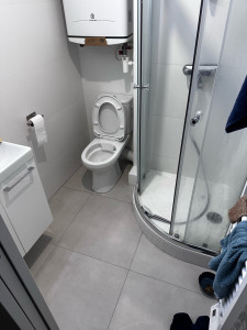 Photo de galerie - Déboucher et nettoyer après notre départ on vous rend vos toilettes comme au premier jour 