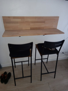 Photo de galerie - Mise en place d une table pliante pour un studio