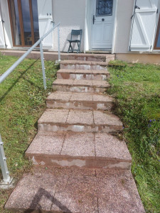 Photo de galerie - Voilà le résultat 
demander moi pour nettoyer correctement terrasse ou escaliers 