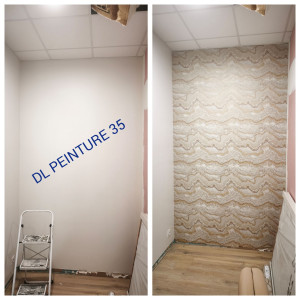 Photo de galerie - Pose de tapisserie avec raccord dans un institut de beauté 