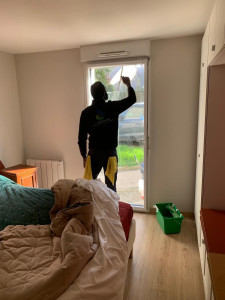 Photo de galerie - Kit d'accessoires et produits d'entretien de la maison / Kit Ménage