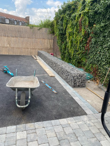Photo de galerie - Montage de gabion avec remplissage de  cailloux 