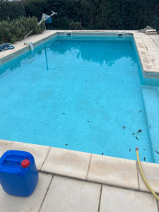 Photo de galerie - Vidange + nettoyage complet piscine 