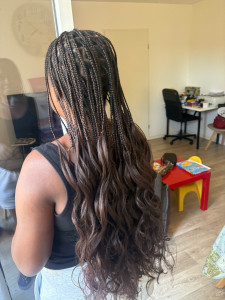 Photo de galerie - Braids avec mèches bouclés 