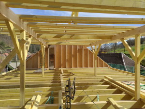 Photo de galerie - Un toit en construction