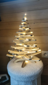 Photo de galerie - Petit sapin de noël en bois