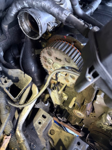 Photo de galerie - Dépose / remplacement de courroie de distribution 