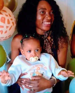 Photo de galerie - Fillette de 2 Ans douce et aimable  au plaisir d'être toujours en sa compagnie 
