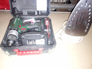 Photo de galerie - Repassage et bricolage 