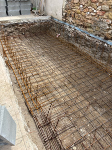 Photo de galerie - Ferraillage avant coulage fond de piscine 