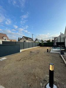 Photo de galerie - Engazonnement et pose de luminaire 