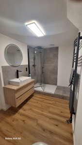 Photo de galerie - Pose Parquet-Carrelage-Peinture mur et plafonds