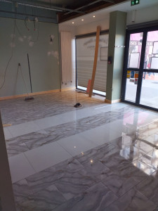 Photo de galerie - Pose carrelage dans restaurant 