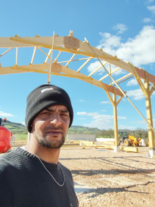 Photo de galerie - Montage d'une charpente en bois à sevarace lapanouse 