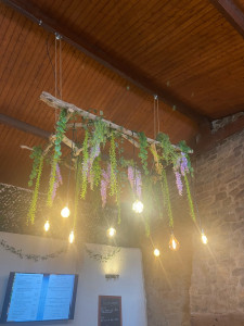 Photo de galerie - Fabrication d’un lustre sur mesure pour un restaurant 