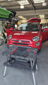 Photo de galerie - Nettoyage complet de l'intérieur d'une Fiat 500 dans un concessionnaire automobile