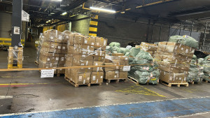 Photo de galerie - Rangement de colis dans une zone de stockage 