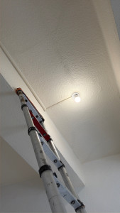 Photo de galerie - Changement branchement lumière pour une douille DCL aux normes. 