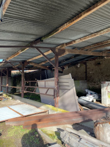 Photo de galerie - Dépose de toiture et charpente 