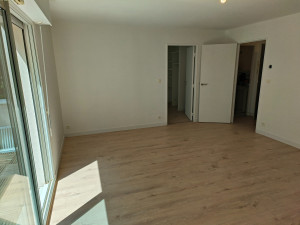 Photo de galerie - Pose de parquet (après dépose de l'ancien)
Pose de plinthes