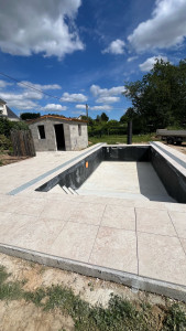 Photo de galerie - Piscine et plage sur mesure 