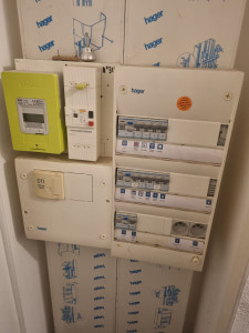 Photo de galerie - I can install and repairs any electrical board 