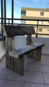 Photo de galerie - Petit banc d’extérieur à base de bois de récup 